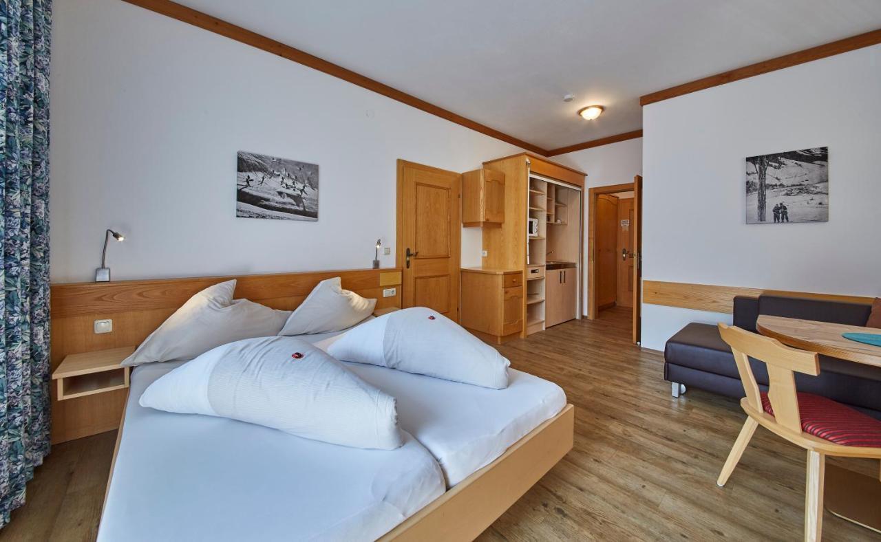Apart-Hotel Forellenhof Saalbach-Hinterglemm Szoba fotó