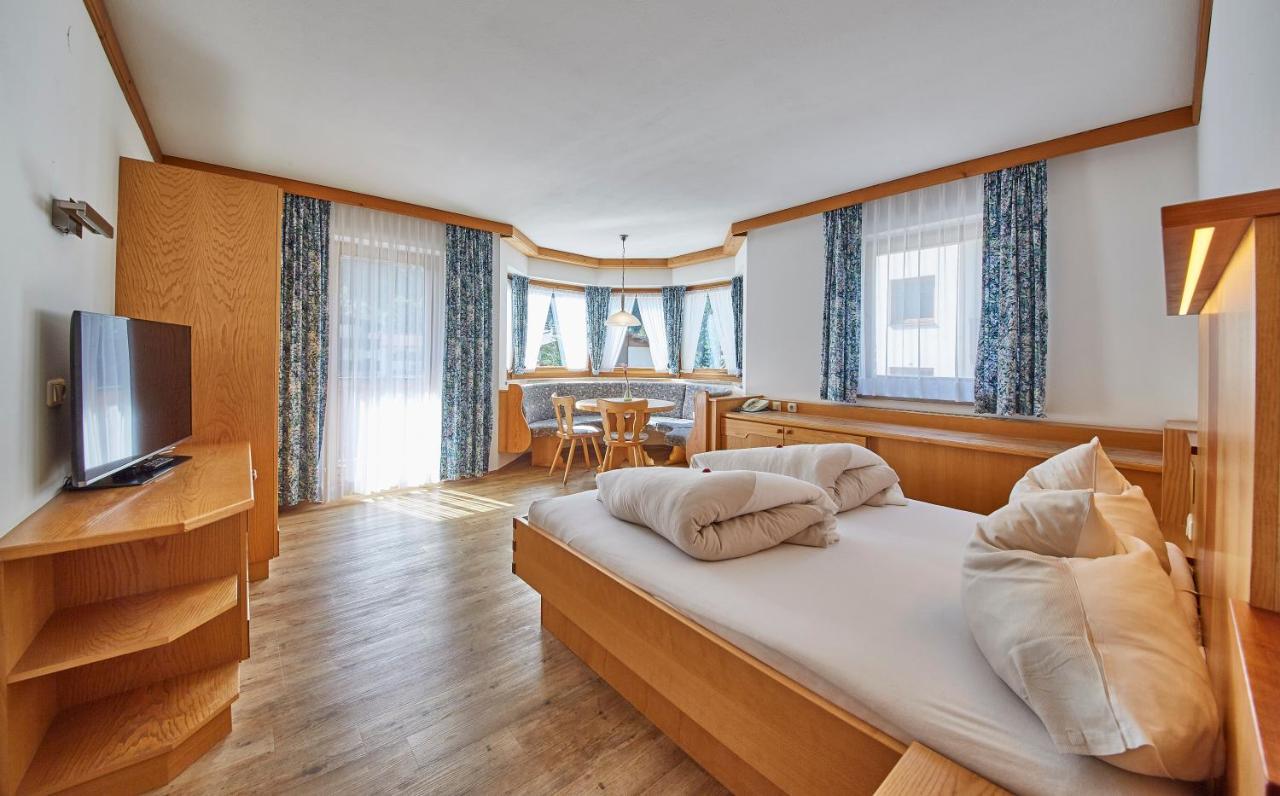 Apart-Hotel Forellenhof Saalbach-Hinterglemm Szoba fotó